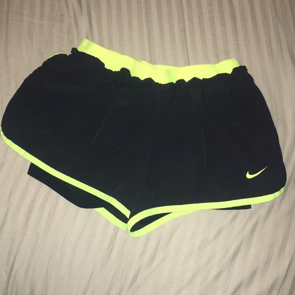 Cute Nike running shorts - Picture 1 of 4